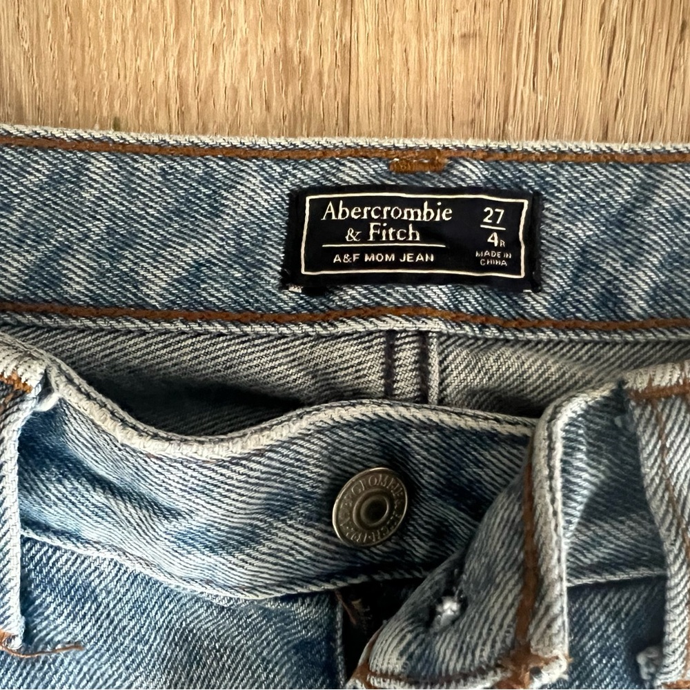A&F Mom Jean - Picture 3 of 3